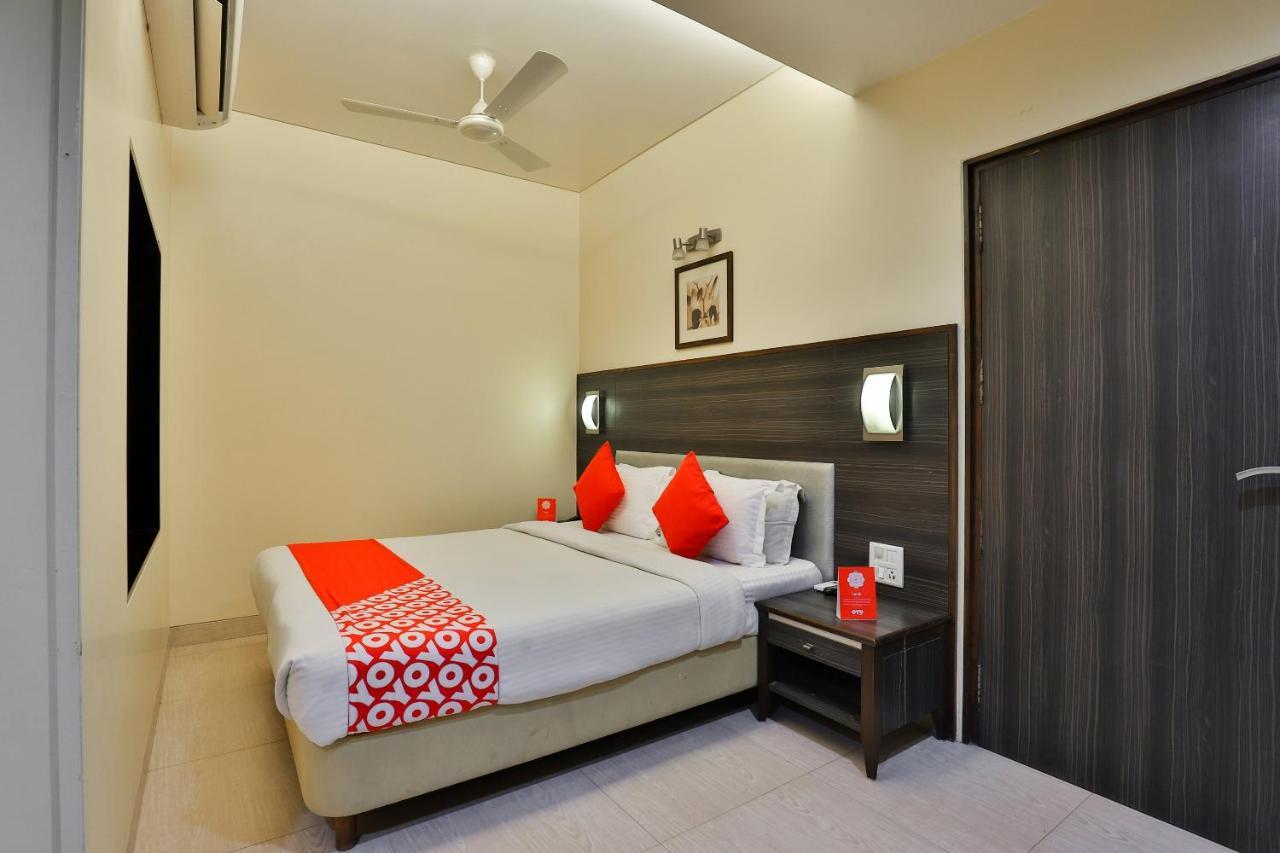 Oyo 17332 Hotel Nana'S Daman Ngoại thất bức ảnh