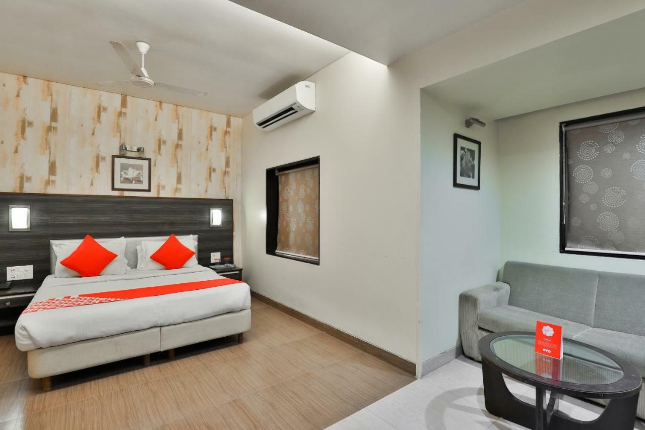 Oyo 17332 Hotel Nana'S Daman Ngoại thất bức ảnh